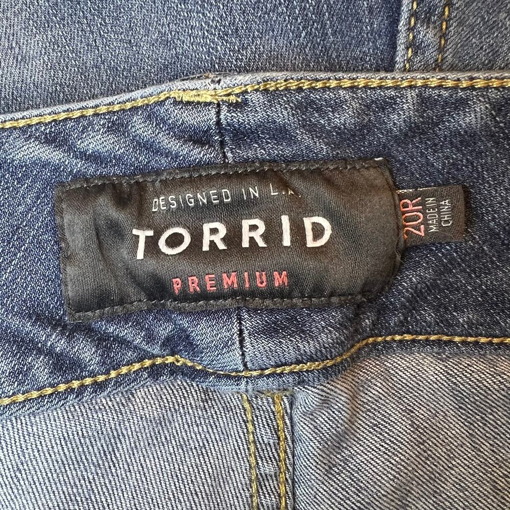 Torrid Women's Distressed Jeggings Size 20 - Picture 3 of 6
